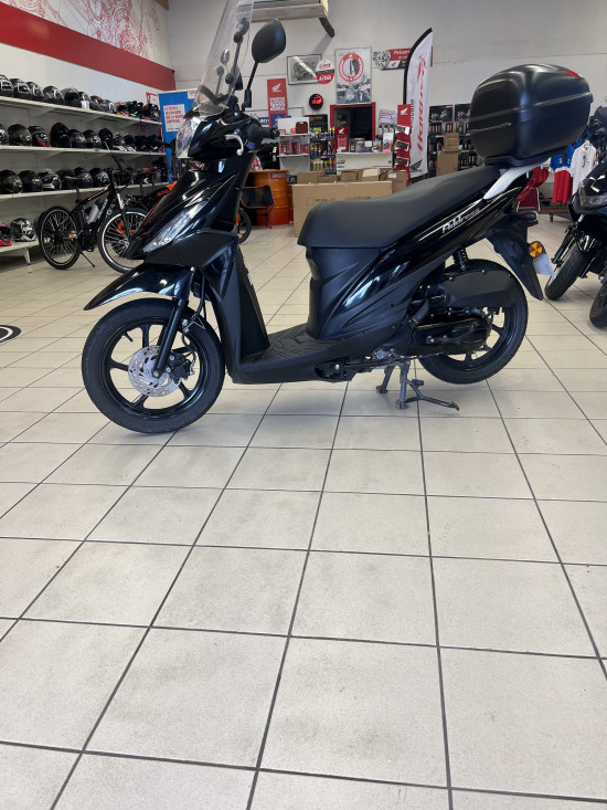 Scooteur suzuki - DOMFRONT