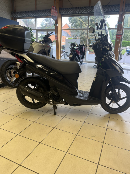 Scooteur suzuki - DOMFRONT